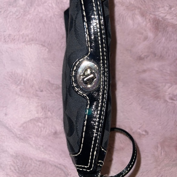 Coach wristlet.. Preloved with twist closer - Picture 2 of 3